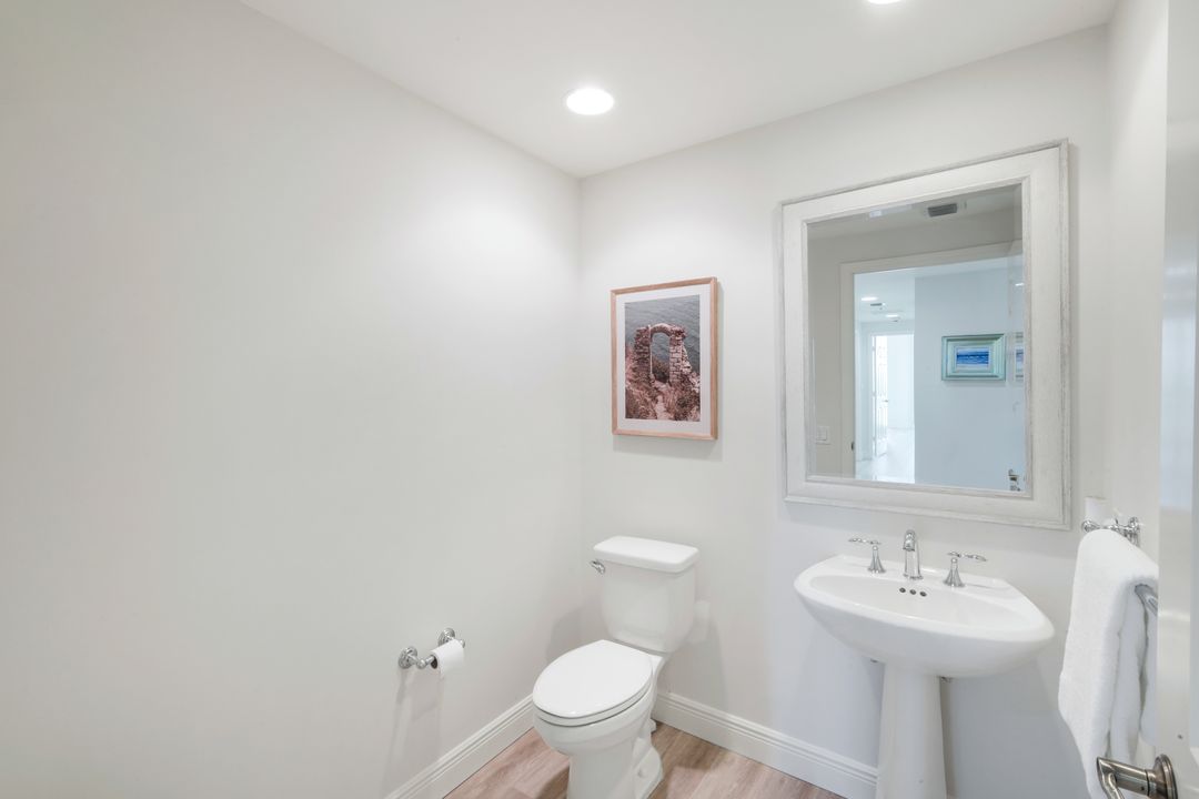 455 Cove Tower Dr #902, Naples, FL 34110