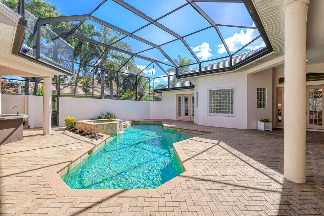 25041 Ridge Oak Dr, Bonita Springs, FL 34134