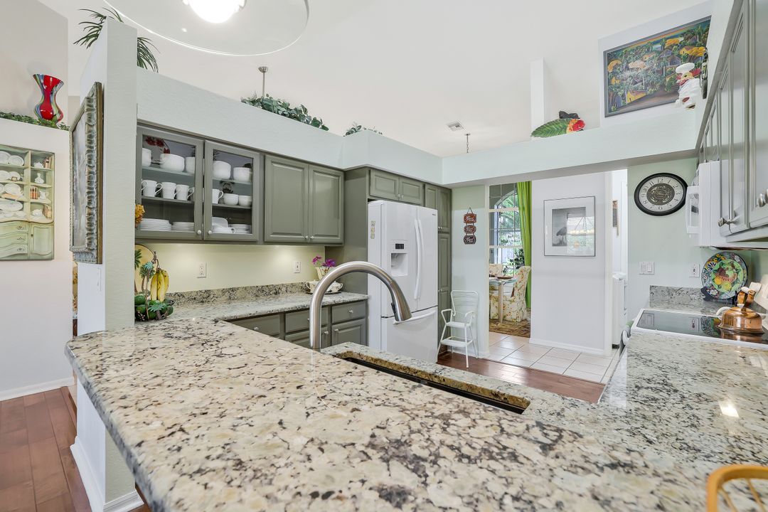 186 Muirfield Cir, Naples, FL 34113