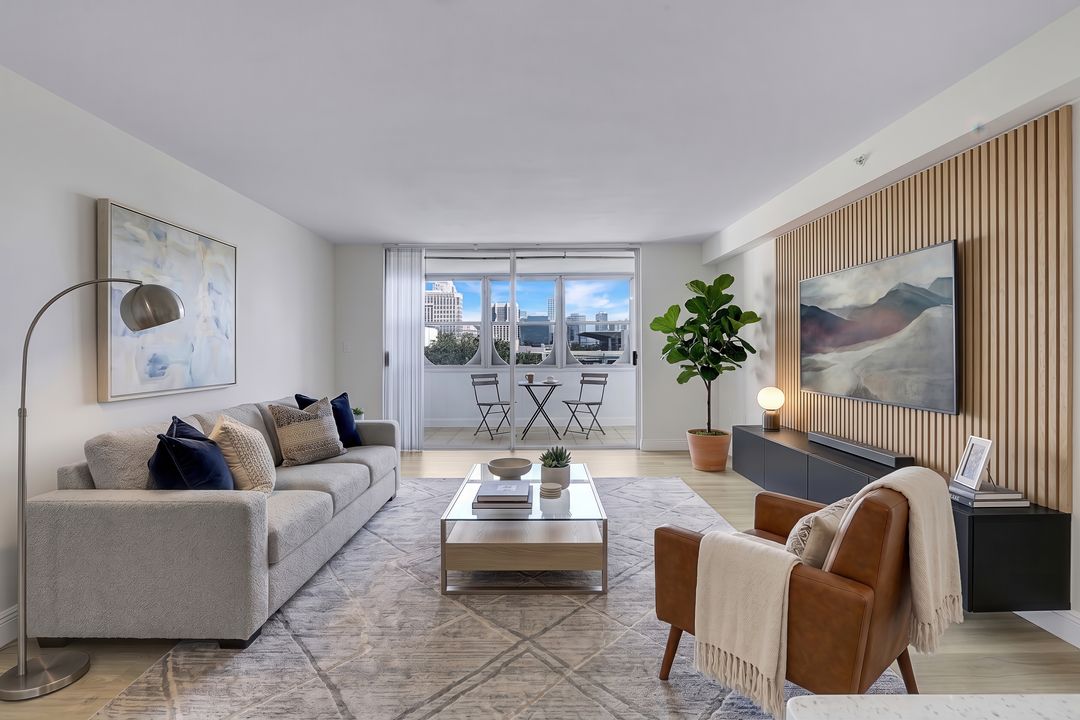 20 W Lucerne Cir #609, Orlando, FL 32801