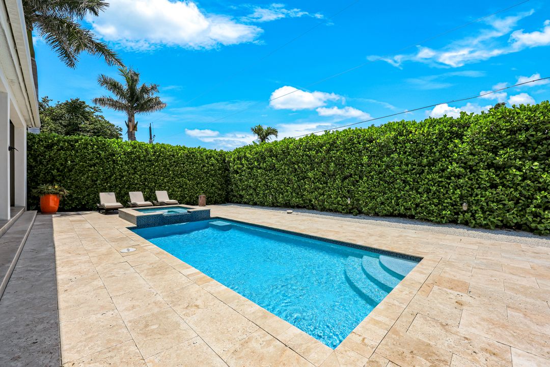 1167 22nd Ave N, Naples, FL 34103