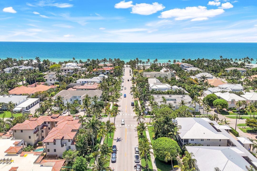 510 2nd St S, Naples, FL 34102