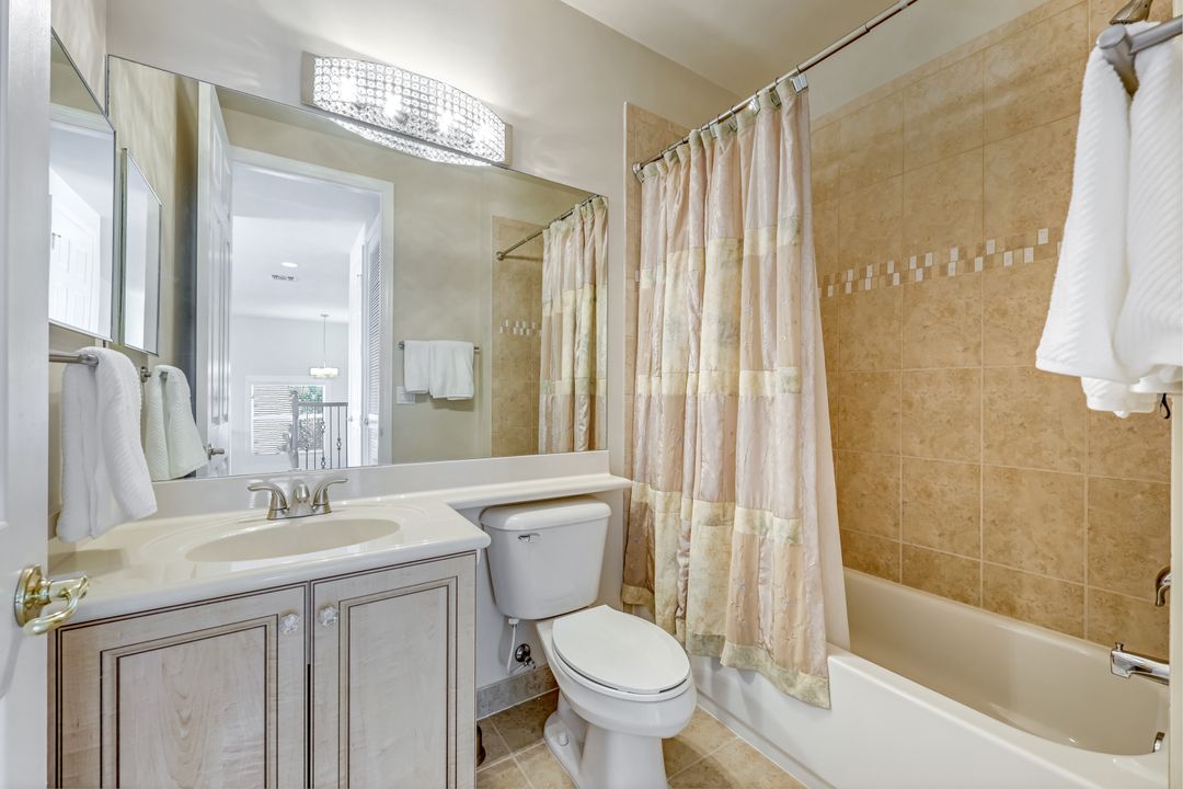 6582 Monterey Point, Naples, FL 34105