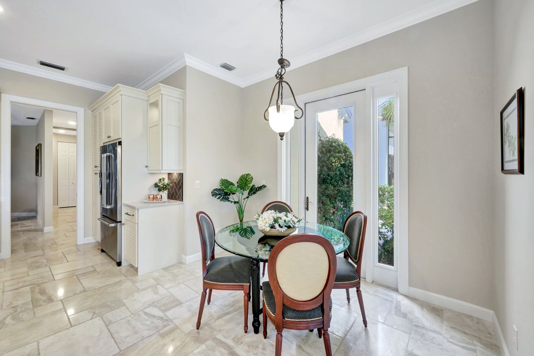 3671 Olde Cottage Ln, Bonita Springs, FL 34134