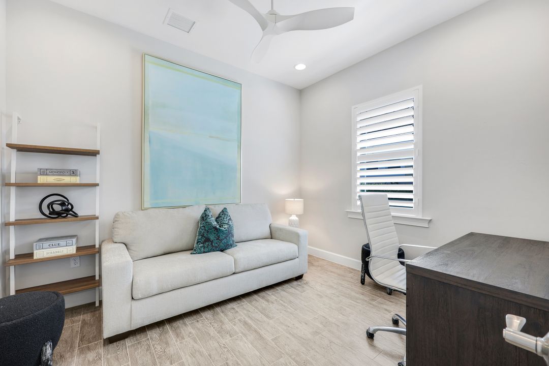 5665 Highbourne Dr, Naples, FL 34113