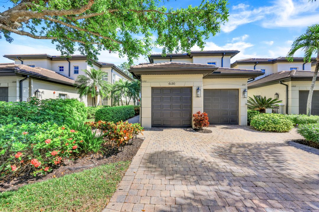 6120 Montelena Cir #2201, Naples, FL 34119
