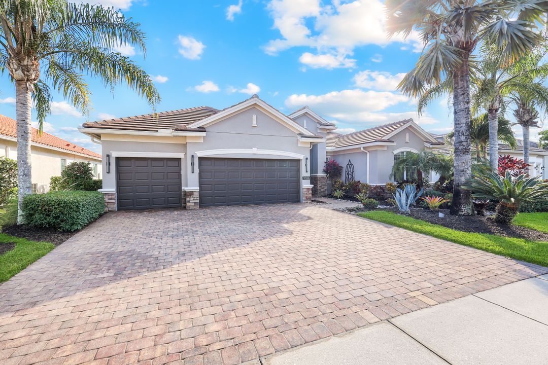 9356 Slate Ct, Naples, FL 34120