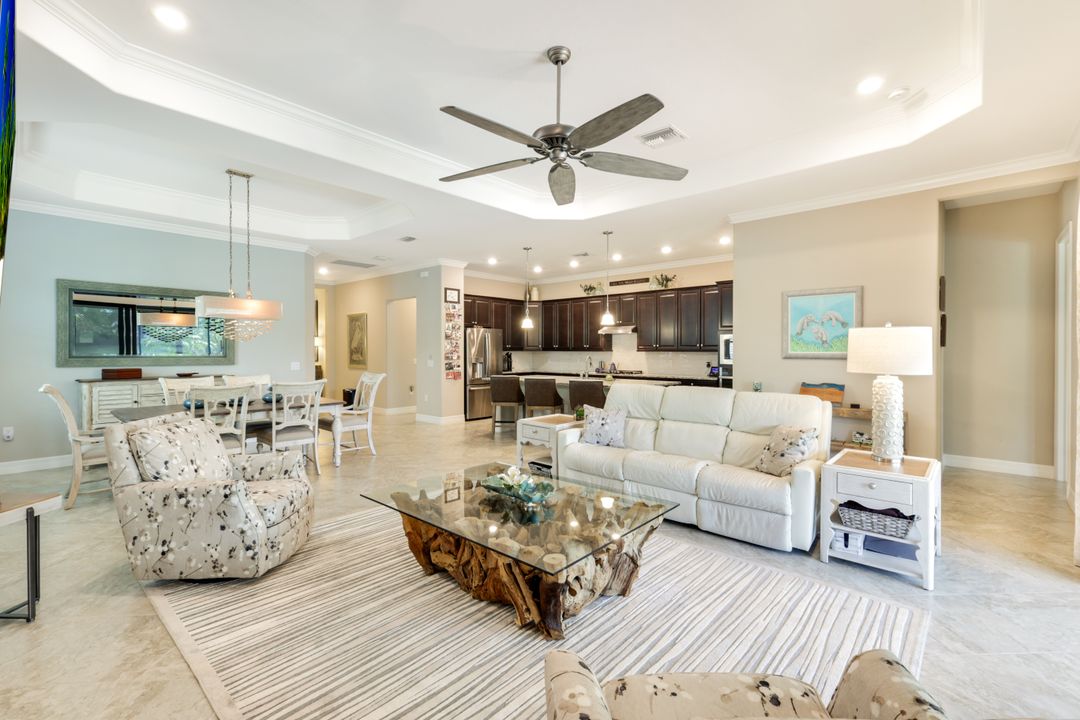 1839 Mustique St, Naples, FL 34120