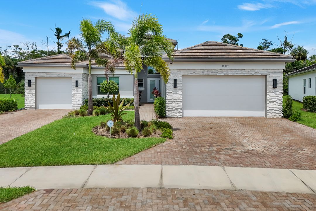 12063 Azalea Wy, Naples, FL 34120