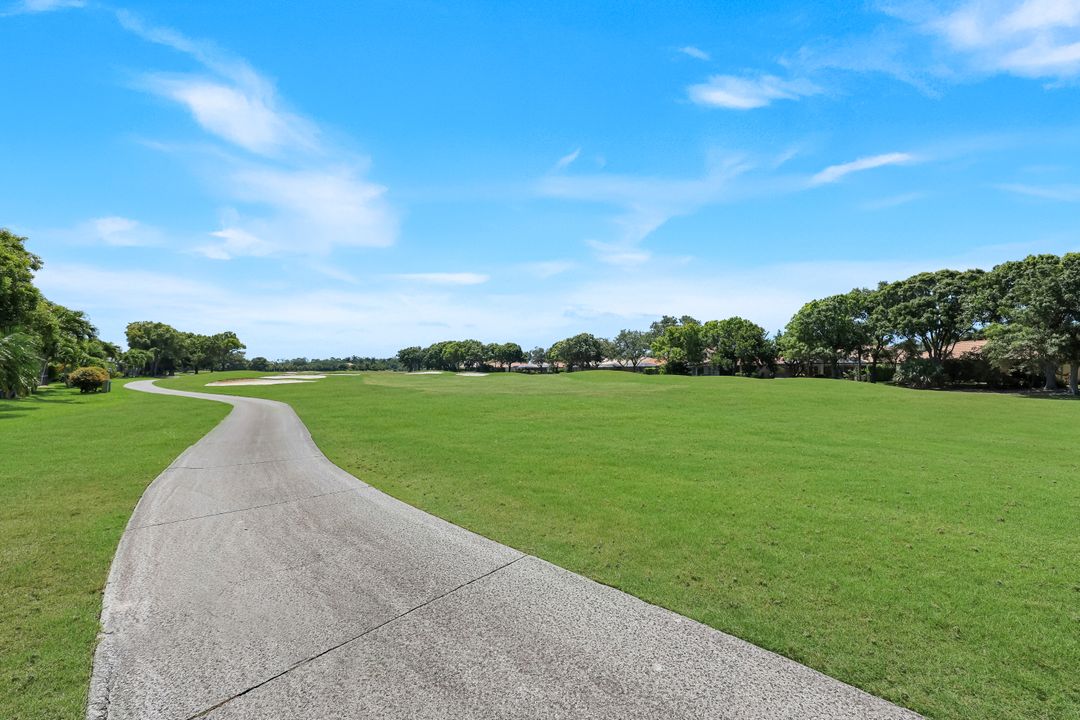 6585 Castlelawn Pl, Naples, FL 34113