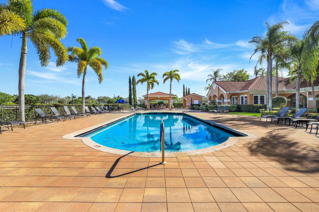 1856 Florida Club Cir #6110, Naples, FL 34112