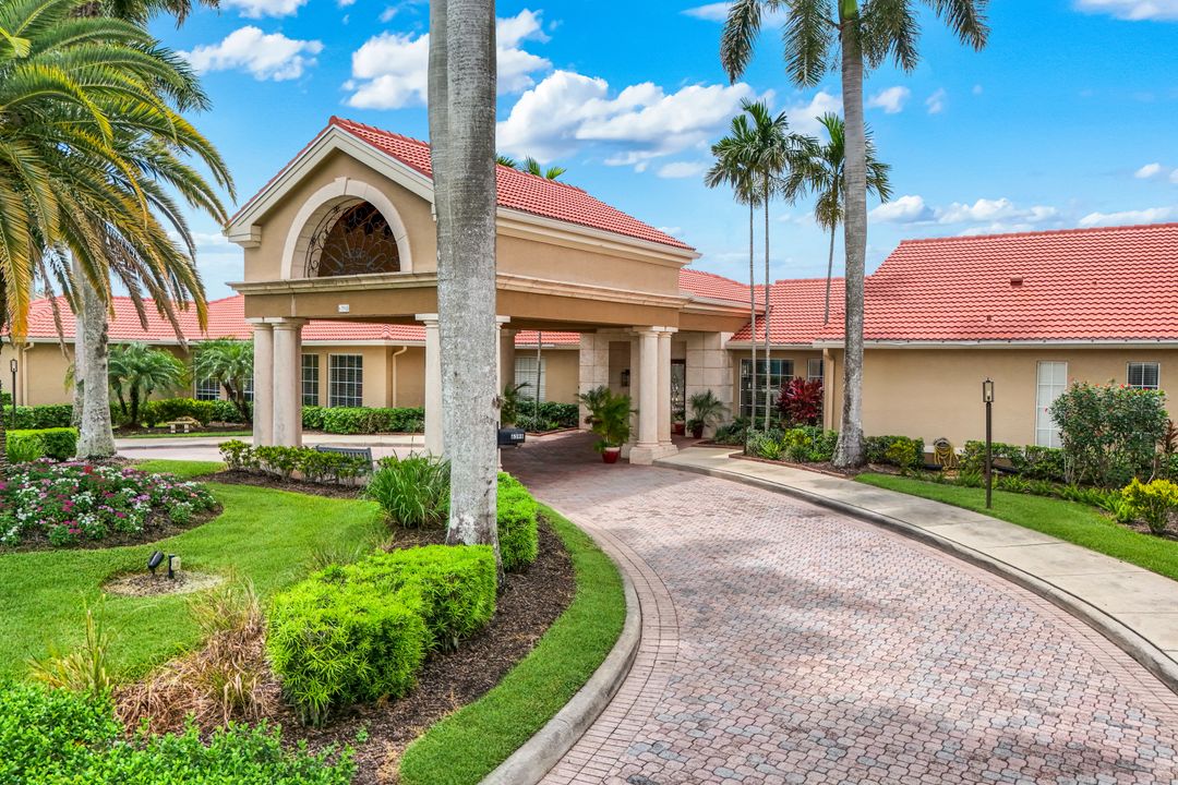 6384 Huntington Lakes Cir #103, Naples, FL 34119