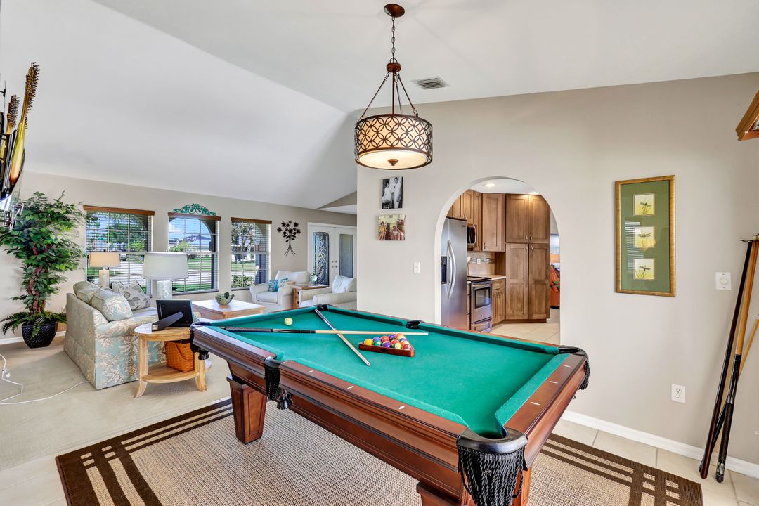 3749 SW 2nd Ave, Cape Coral, FL 33914