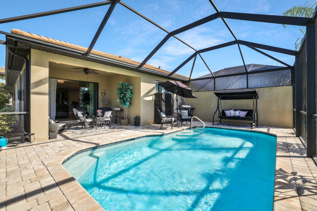 7659 Jacaranda Ln, Naples, FL 34114