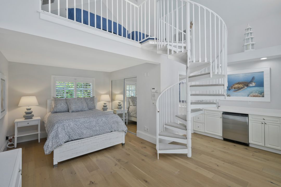 109 Greenfield Ct, Naples, FL 34110