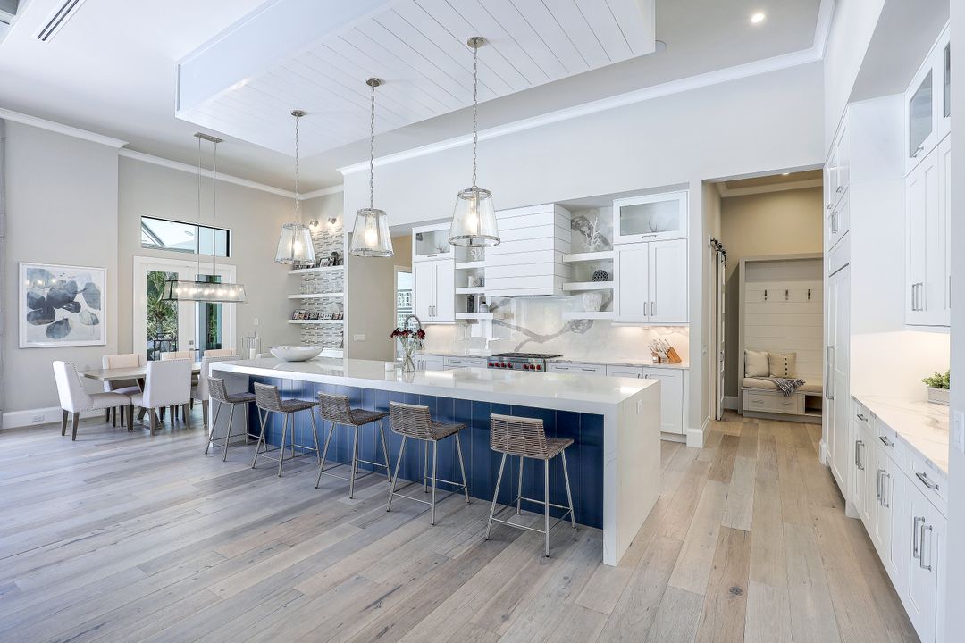 125 Caribbean Rd, Naples, FL 34108