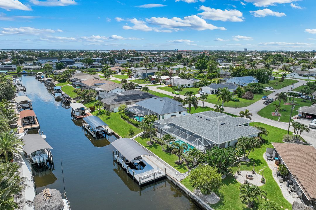 1319 SE 38th St, Cape Coral, FL 33904