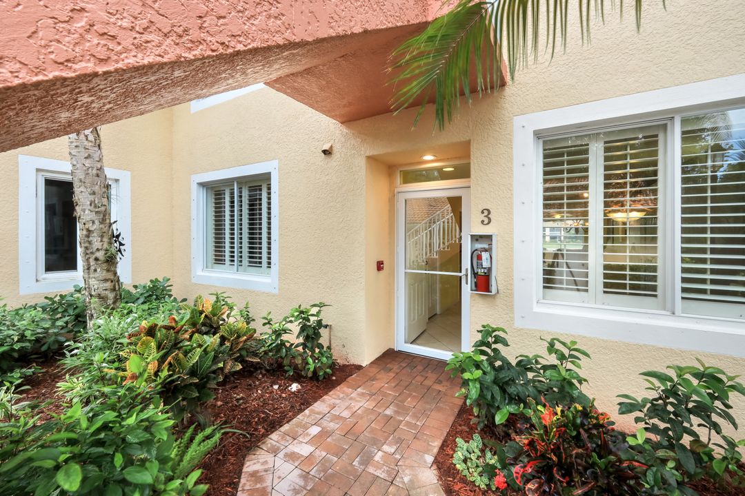 2415 Bayou Ln #3, Naples, FL 34112