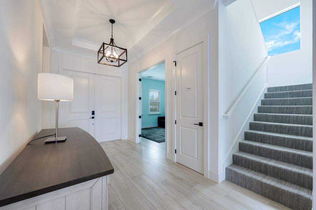 3697 Sapphire Cv Cir, Naples, FL 34114