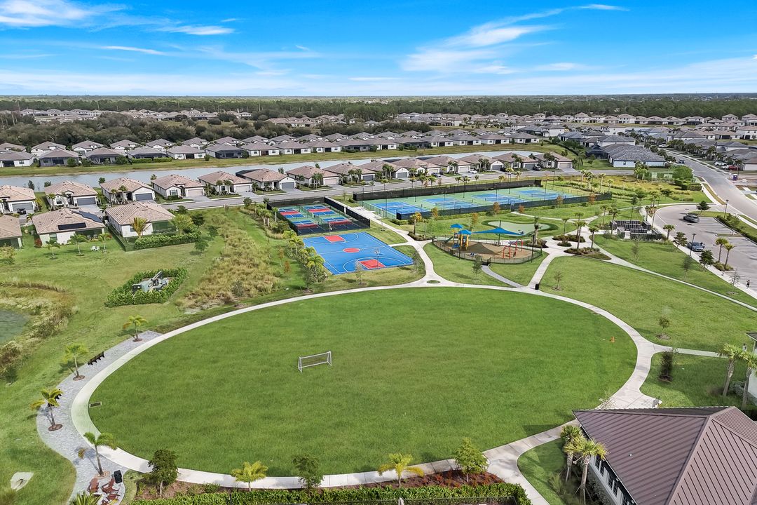 11212 Canopy Loop, Fort Myers, FL 33913