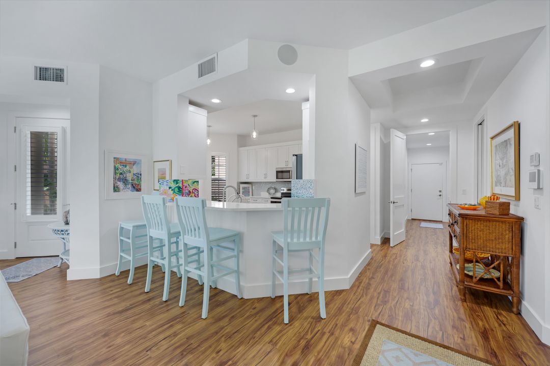 510 Via Veneto #102, Naples, FL 34108