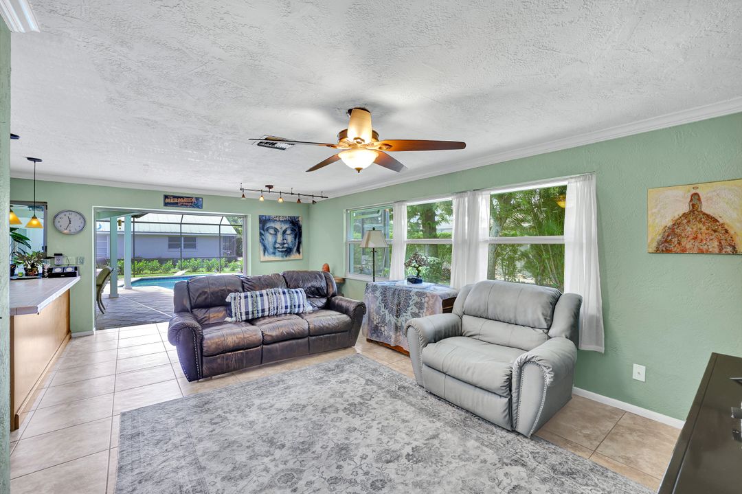 208 Baltusrol Dr, Naples, FL 34113