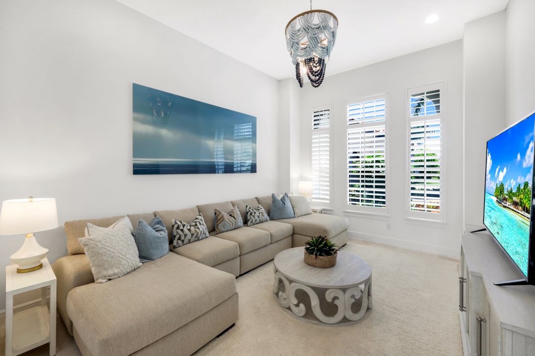 3233 Tavolara Ln, Naples, FL 34114
