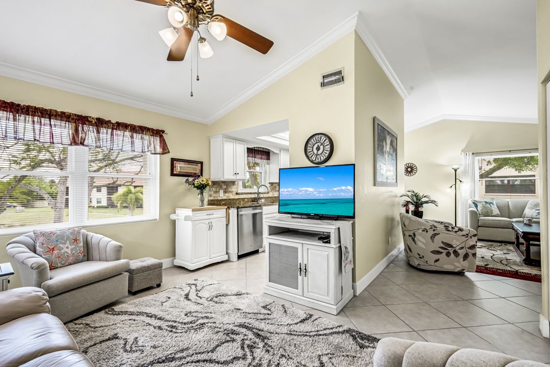 8475 Charter Club Cir #8, Fort Myers, FL 33919