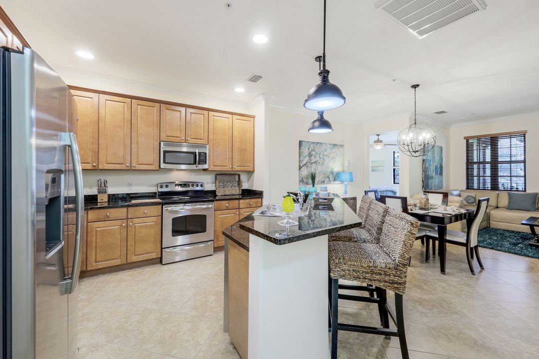 9082 Albion Ln S #6702, Naples, FL 34113