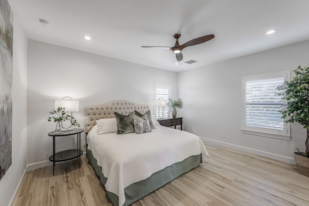 9071 Sorreno Ct, Naples, FL 34119