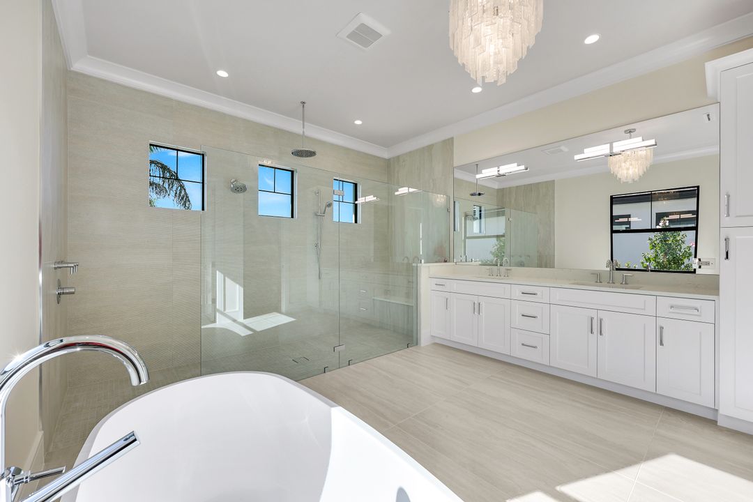 14282 Charthouse Cir, Naples, FL 34114