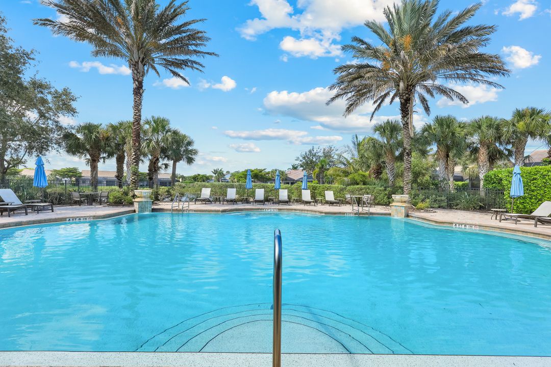 16273 Camden Lakes Cir, Naples, FL 34110