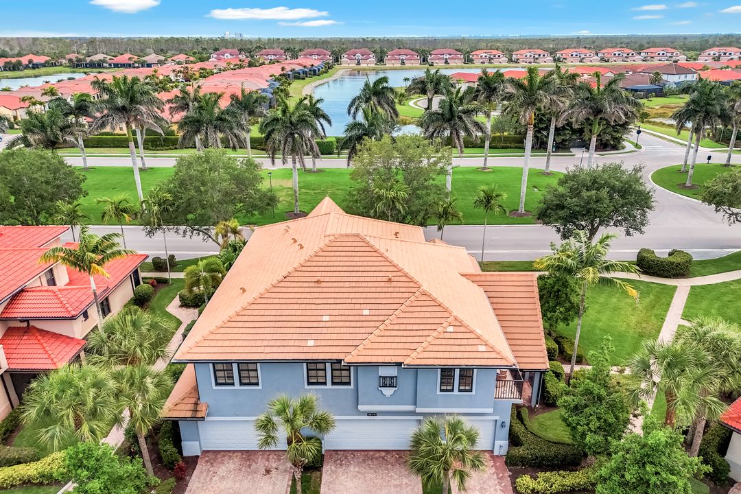 1383 Artesia Dr E #701, Naples, FL 34113