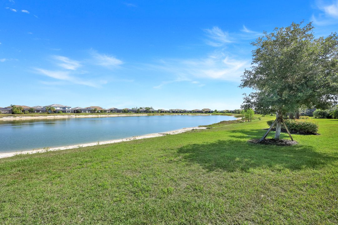 17476 Ashcomb Wy, Estero, FL 33928