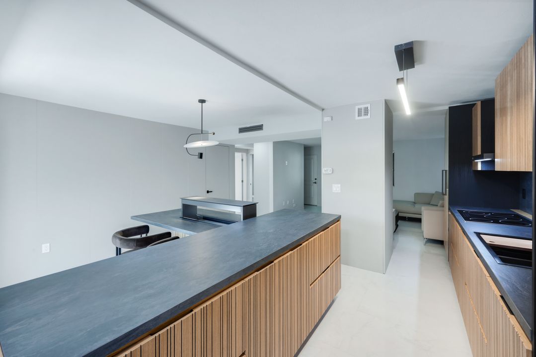 788 Park Shore Dr #E20, Naples, FL 34103