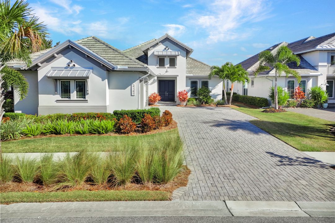 6161 Megans Bay Dr, Naples, FL 34112