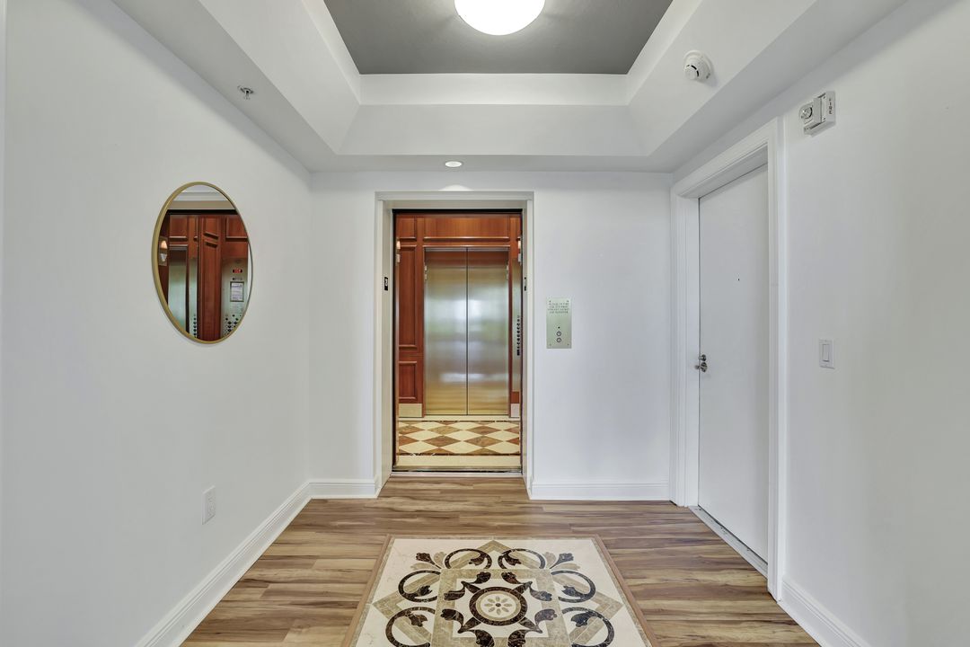 1060 Borghese Ln #2001, Naples, FL 34114