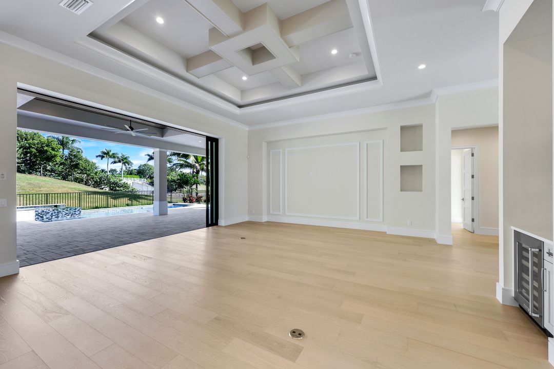 14282 Charthouse Cir, Naples, FL 34114