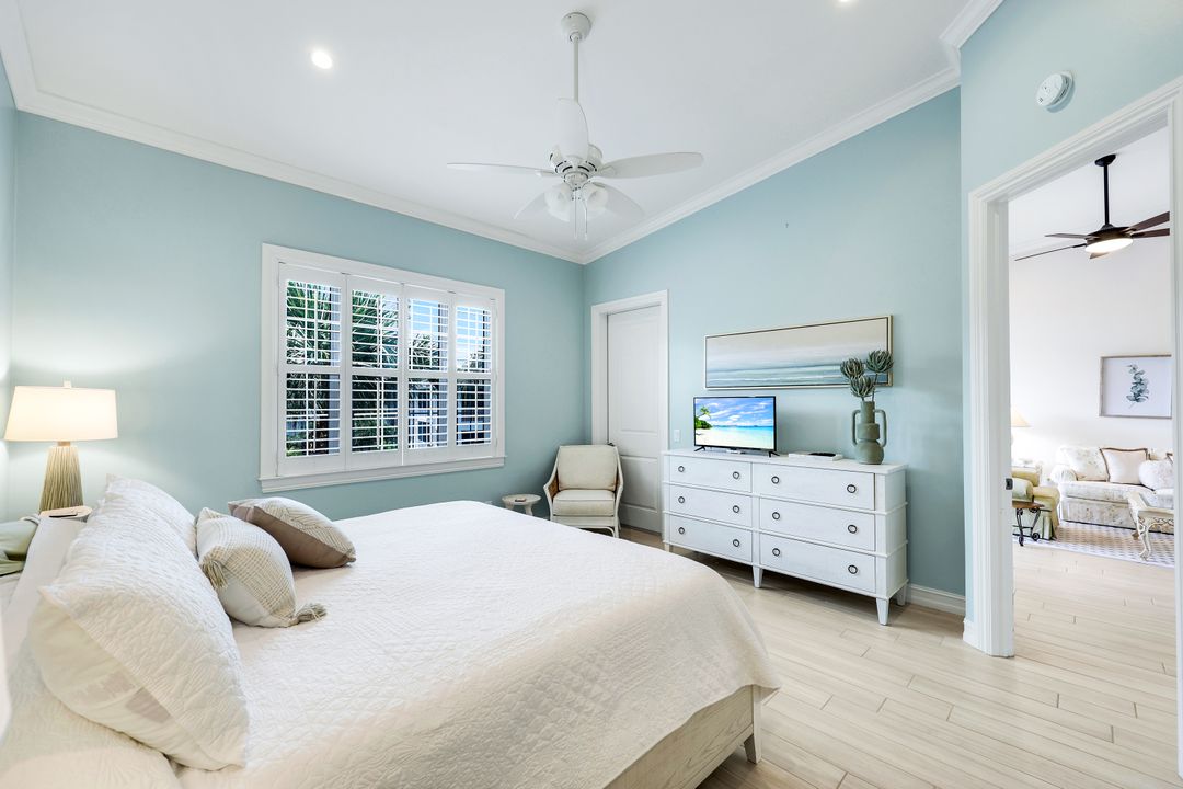 800 Breakaway Ln #203, Naples, FL 34108