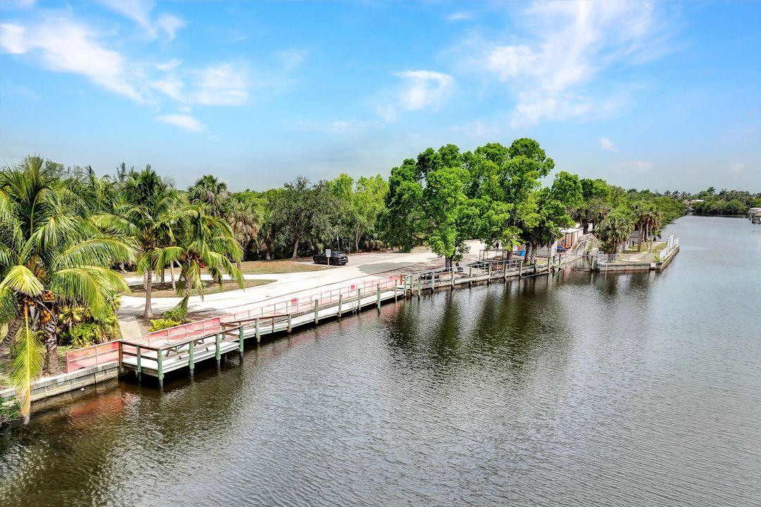 2118 SE 18th Ave, Cape Coral, FL 33990