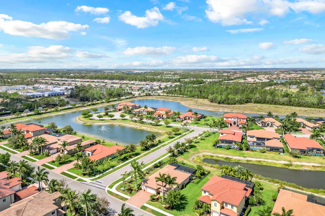 1585 Mockingbird Dr, Naples, FL 34120