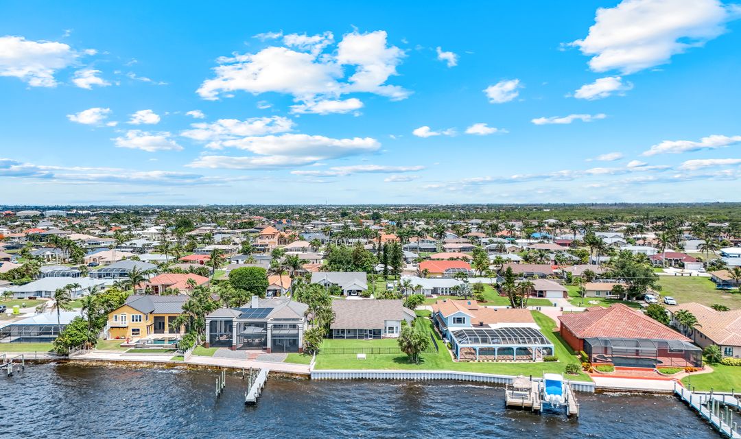 2250 SE 28th St, Cape Coral, FL 33904