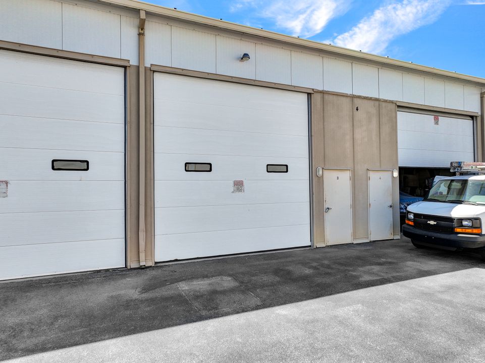 195 Basik Dr #403, Naples, FL 34114