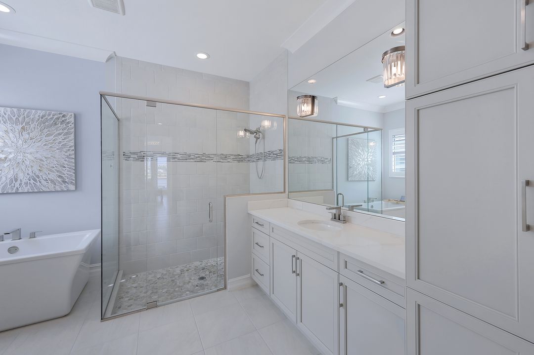 6177 Megans Bay Dr, Naples, FL 34112