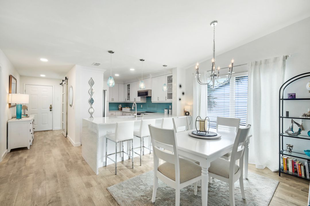 1100 Sarah Jean Cir #201, Naples, FL 34110