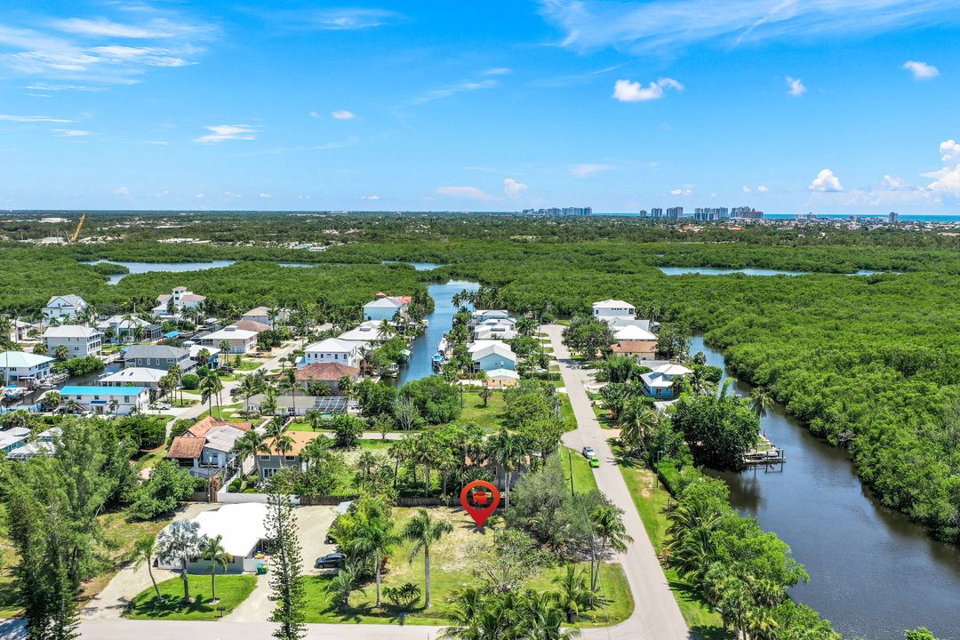 1300 Venetian Way, Naples, FL 34110