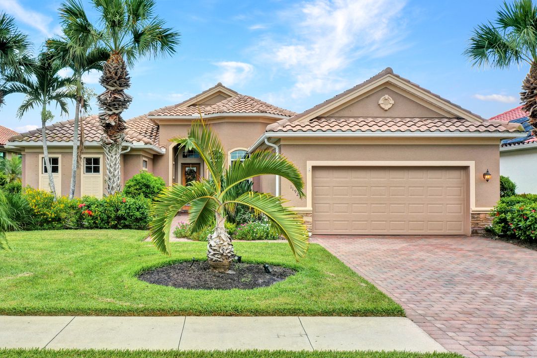 11921 Heather Woods Ct, Naples, FL 34120