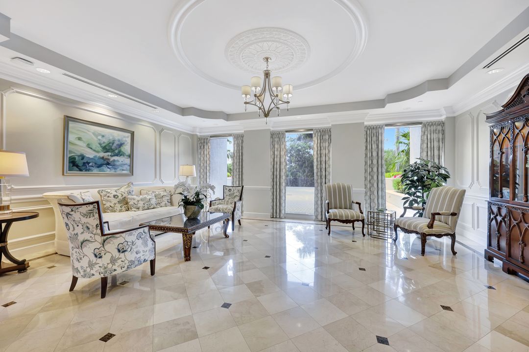 7225 Pelican Bay Blvd #604, Naples, FL 34108