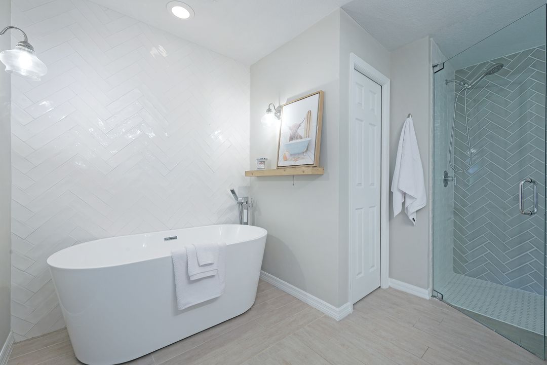 282 Madison Dr, Naples, FL 34110