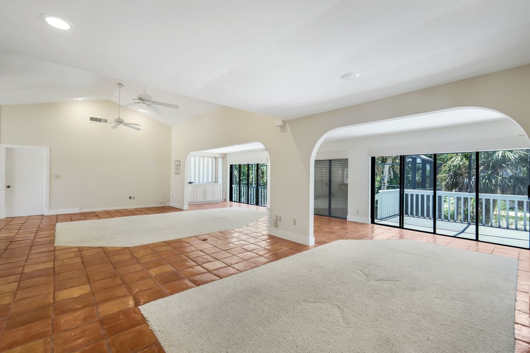 1043 Blue Heron Dr, Sanibel, FL 33957